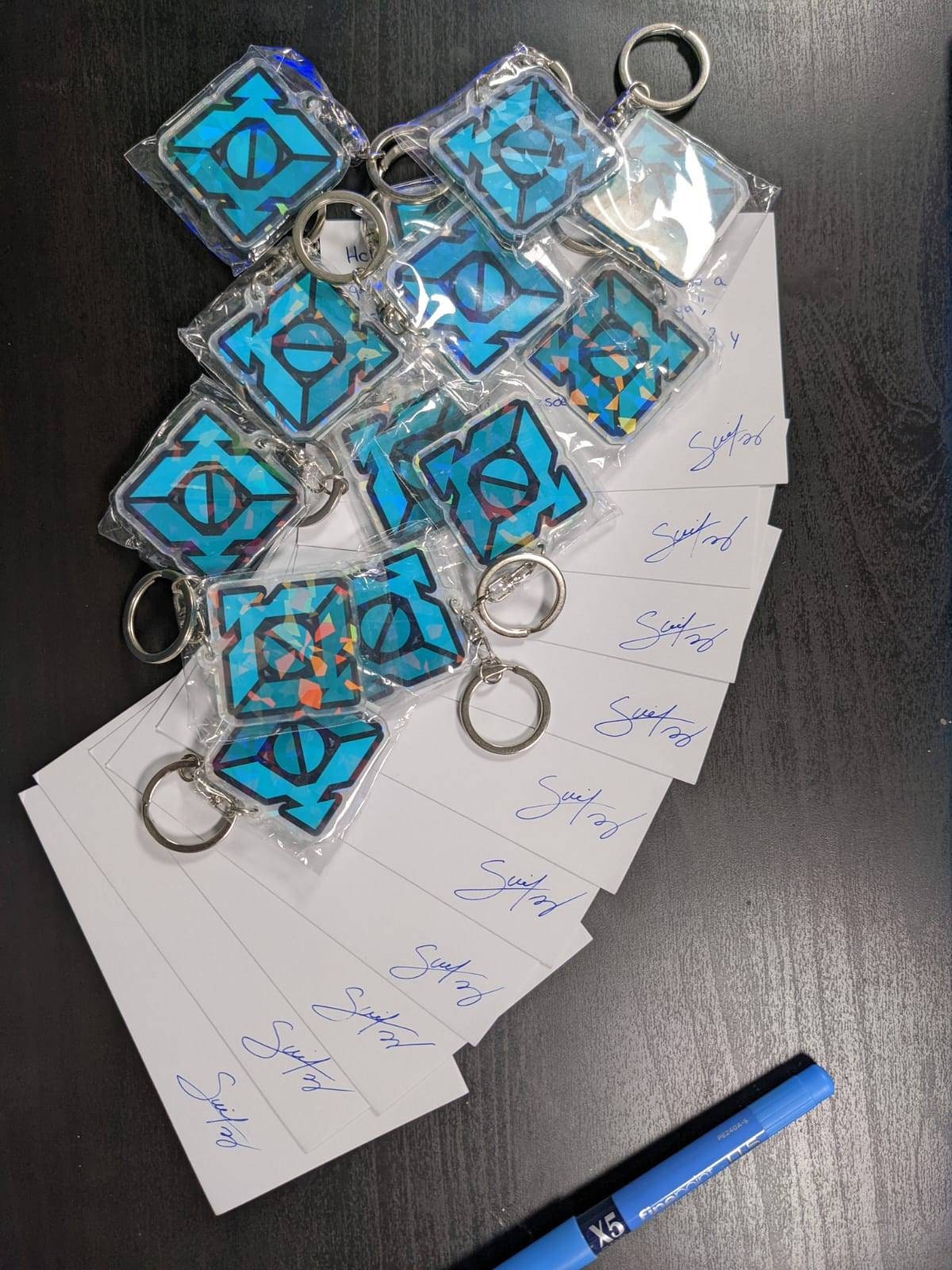 Llavero holográfico con dedicatoria firmada